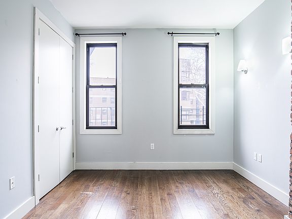 2nd image of 179 Maujer St APT 3R