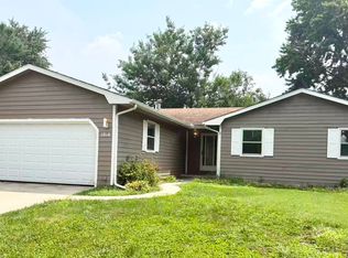 1814 Stratford Dr, Champaign, IL 61821