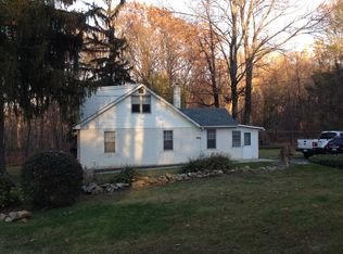 4555 Rose Dr, Emmaus, PA 18049