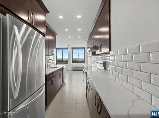 200 Winston Dr APT 3102, Cliffside Park, NJ