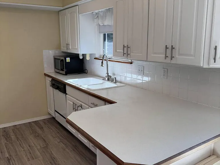 2336 Smith Ct — Photo 2