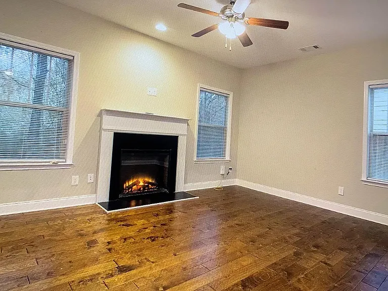 517 Kirkland Dr — Photo 7
