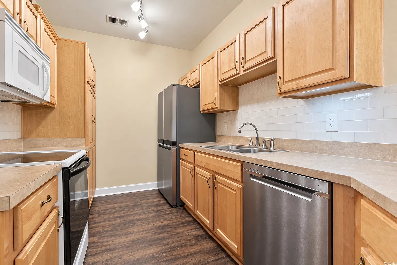 210 Portsmith Dr — Photo 3