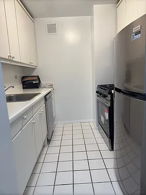 Rented by Theofanis Farserotis, LREB | media 8