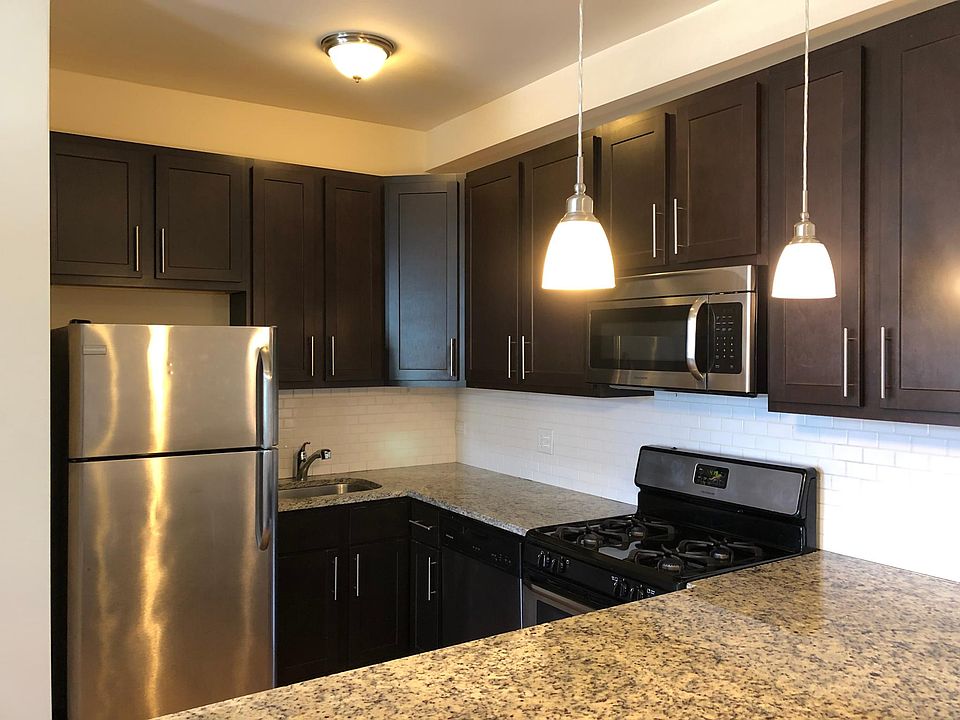 1st image of 1540 W North Ave