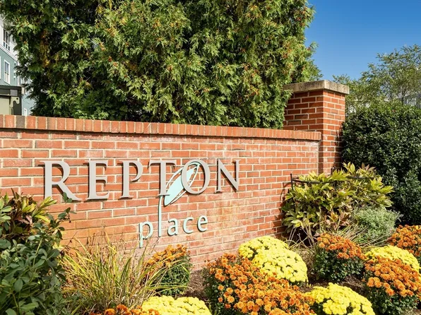 3 Repton Cir Unit 3401, Watertown, MA 02472