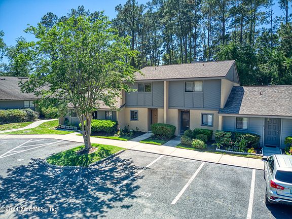2nd image of 85 DEBARRY Avenue #1042