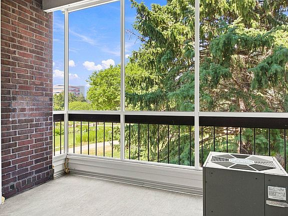 4th image of 7440 Edinborough Way APT 4116
