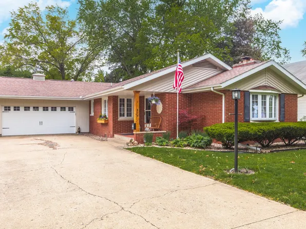 306 W Bennett St, Pontiac, IL 61764