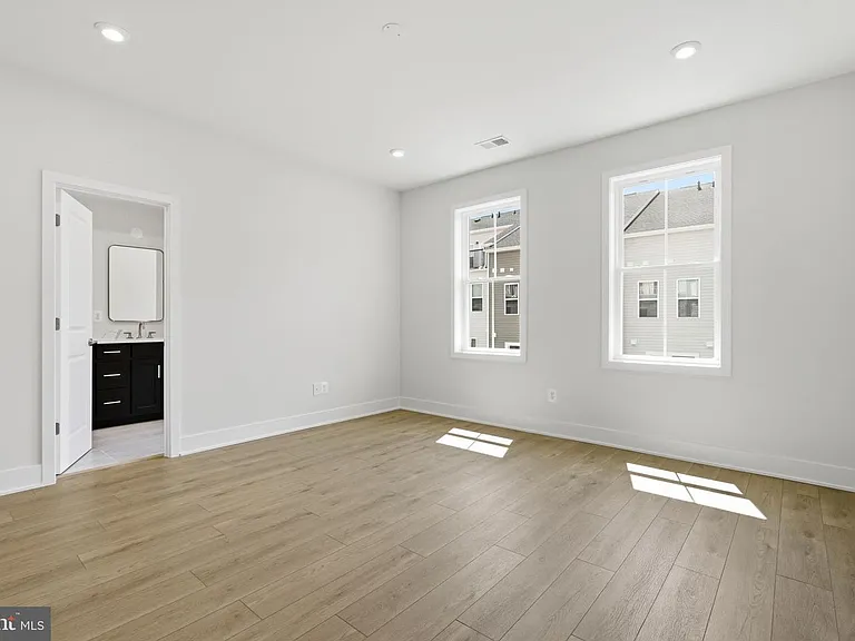 42200 Shining Star — Photo 10