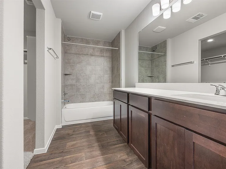 187 Haywood Mnr — Photo 13