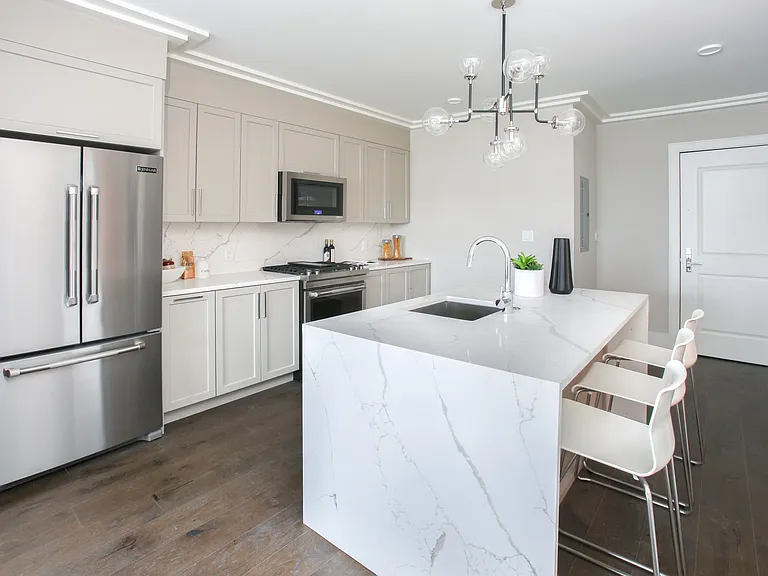 214 Market St #406 — Photo 2