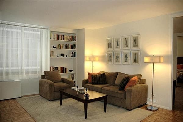 1st image of 161 W 61st St APT 4E