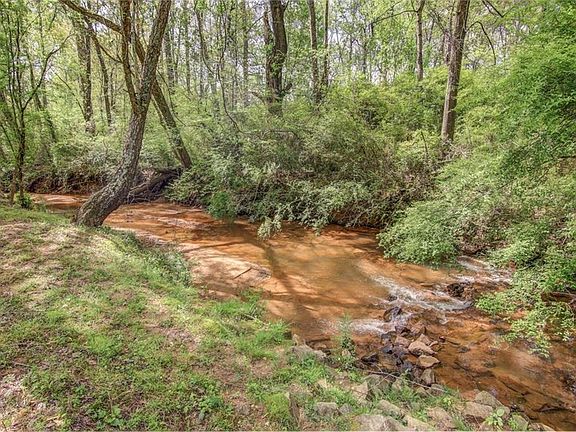 5th image of 3104 Brians Creek Dr SE