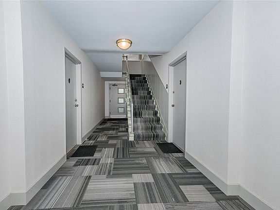 3rd image of 3 Delcrest Ct APT 103