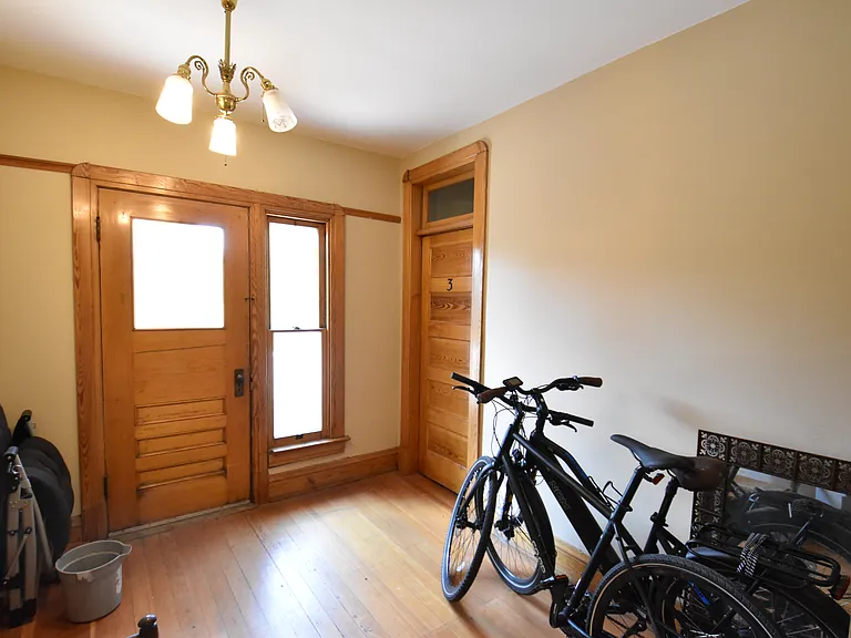 1929 Walnut St #3 — Photo 1