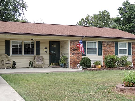2nd image of 308 Esperanza Dr