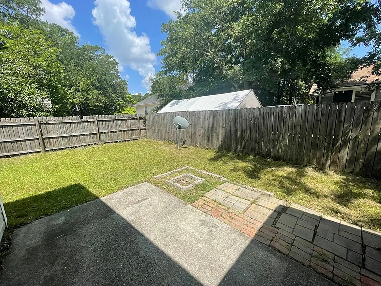 375 Lullwater Dr — Photo 25