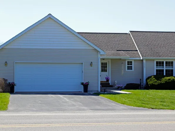 1725 Chartwell Dr, Traverse City, MI 49696