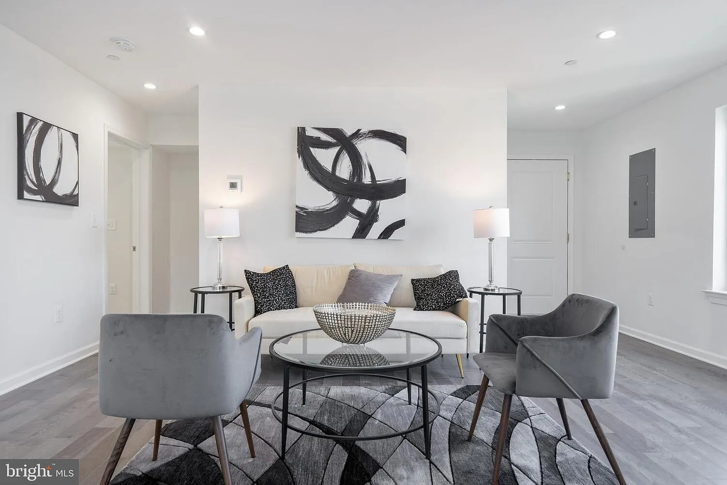 2 bed, 980 sqft, $2,400 — Photo 4