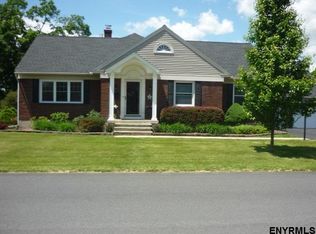 100 Chapel Pl, Amsterdam, NY 12010