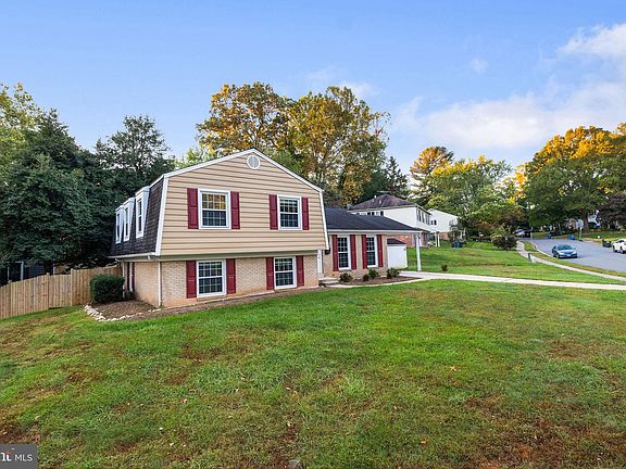 3rd image of 8422 Stone Gate Dr