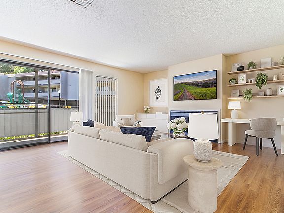 4th image of 1076 Carol Ln #34