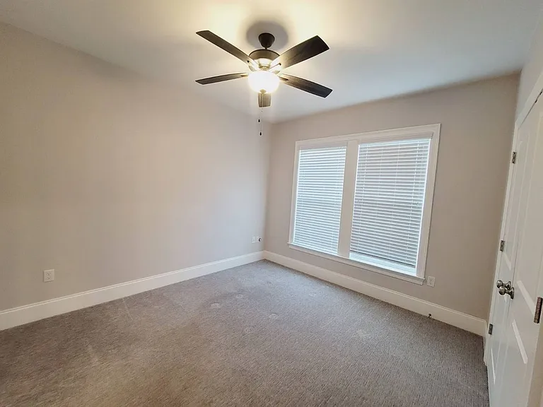 2385 Sweet Valley Hts — Photo 47