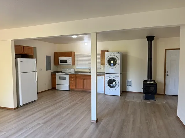 4206C 112th St E — Photo 2