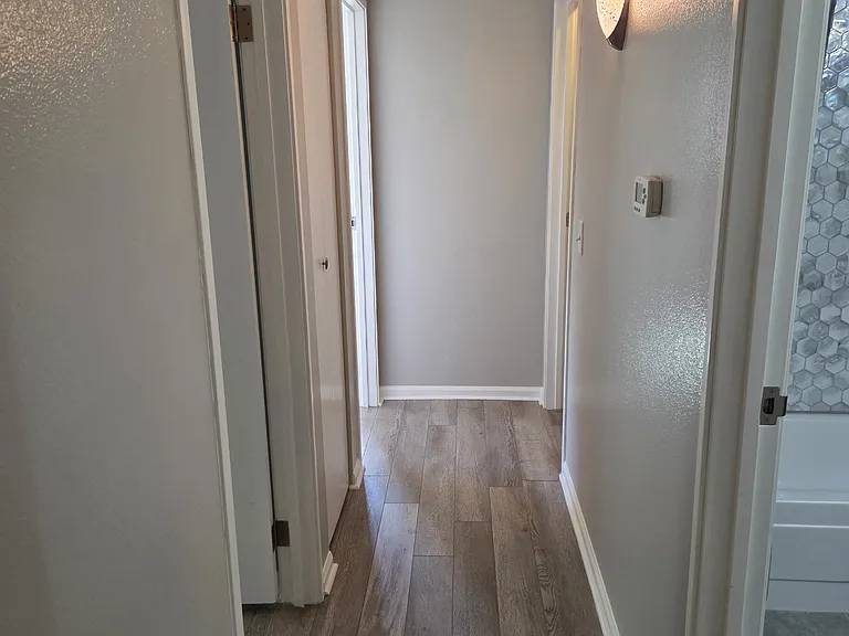 8555 Fairmount Dr — Photo 7