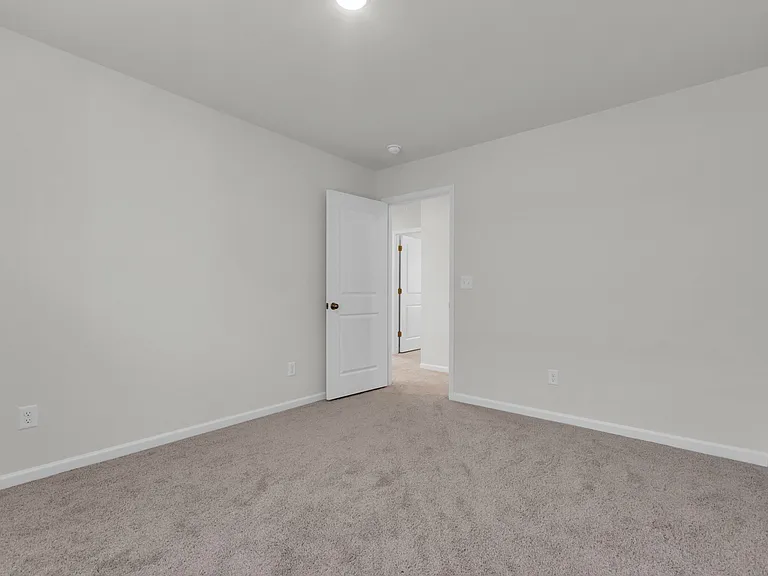 1110 Silverbend Trl — Photo 21