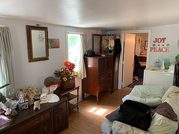 4th image of 516 Anderson St