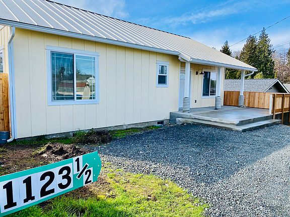 Lovely happy sunny yellow house! State of the art and extremely energy efficient in design.