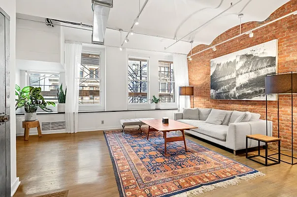 Sold by R New York | media 3