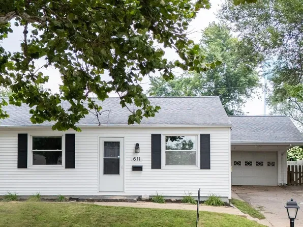 611 Sangamon Rd, Marquette Heights, IL 61554