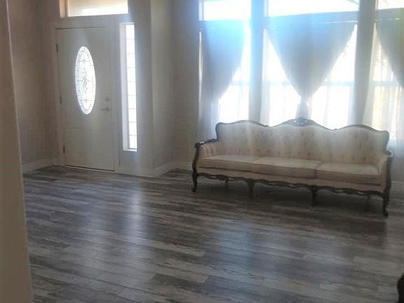 3rd image of 2952 E Haddan Ct