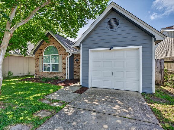 3rd image of 3022 Yorktown Cir