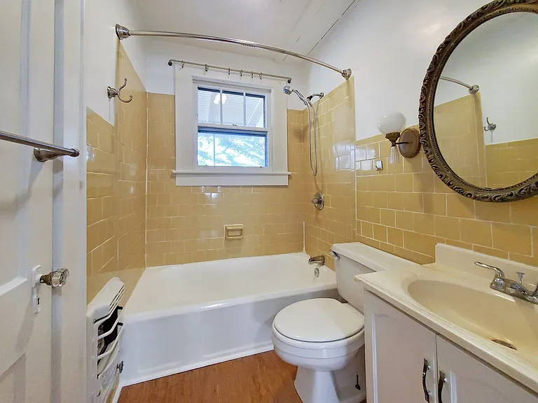 504 University Rdg — Photo 19