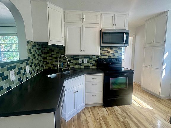 2nd image of 210 24th St NE