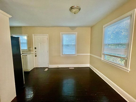 5th image of 2611 Columbus Cir