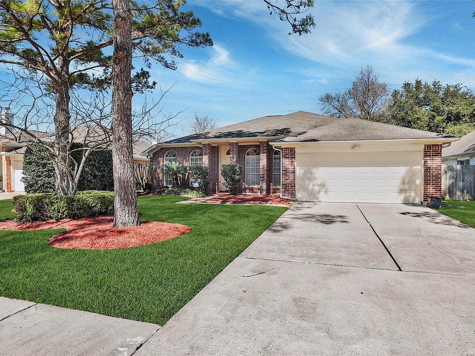 1st image of 21126 Wildcroft Dr