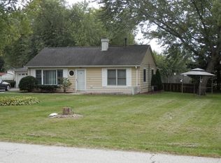 26W345 Peterson Ave, Carol Stream, IL 60188