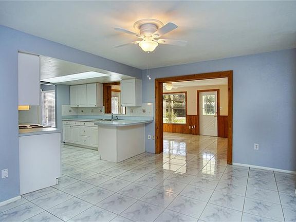2nd image of 700 42nd Ave N