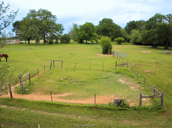 9501 Buckhorn Estates Rd, Bellville, TX 77418