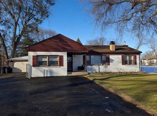 4415 Mayfair Dr, McHenry, IL 60051