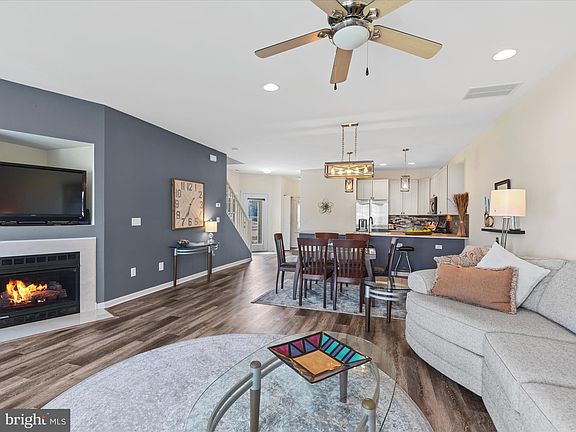 3rd image of 38189 Lake Dr APT 1024
