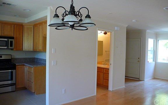3rd image of 480 N Catalina Ave Unit 111