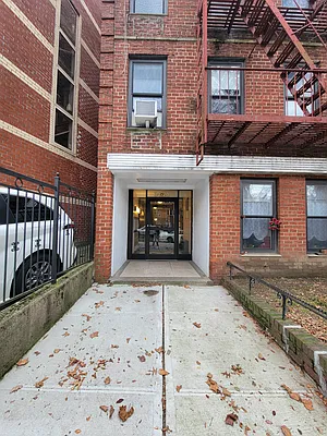 Rented by Metro Park Realty Inc | media 4