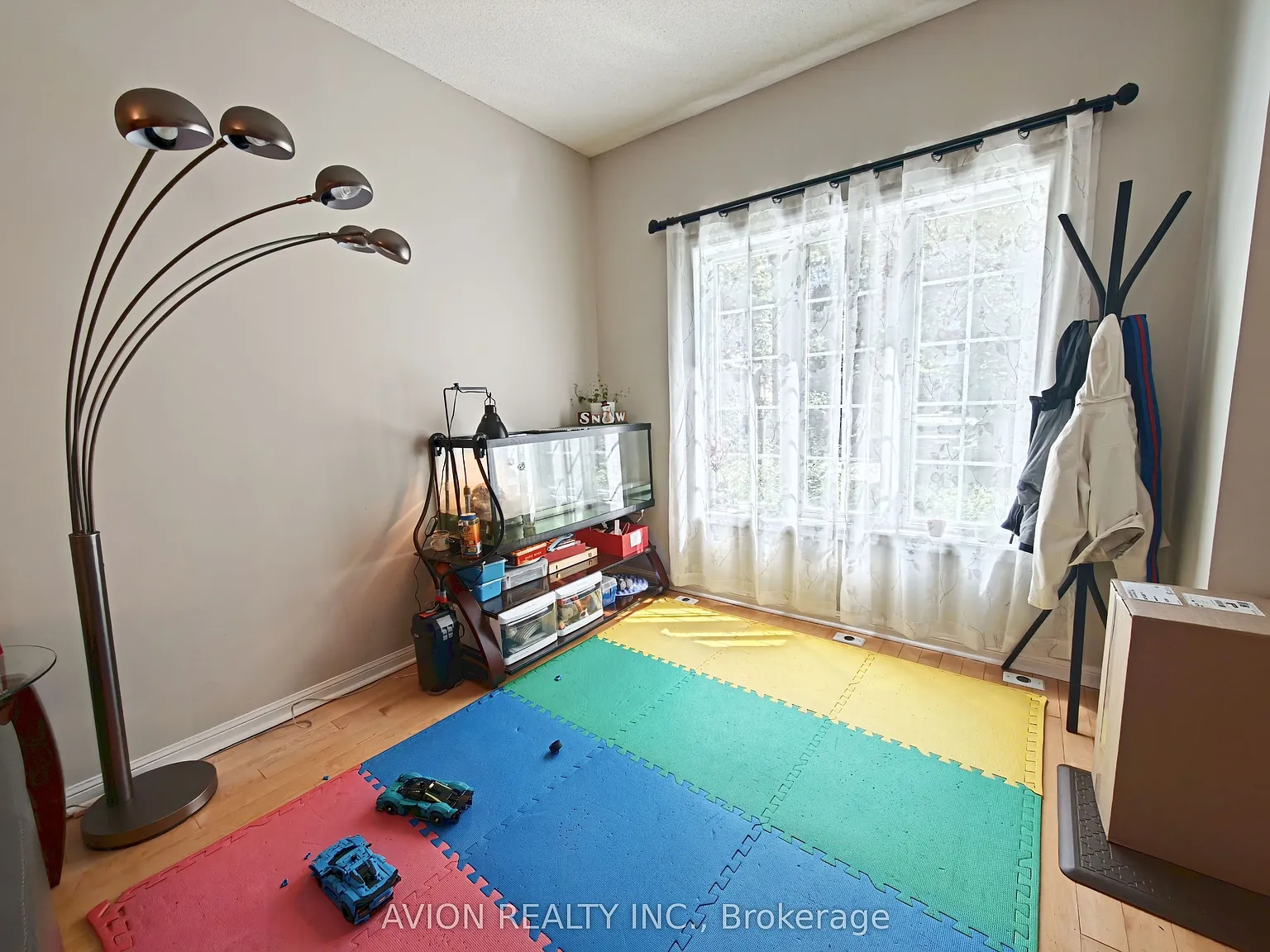 4 bed, $3,980 — Photo 2