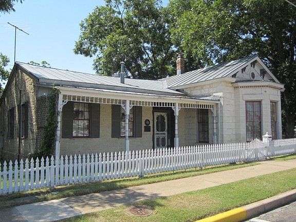 2nd image of 107 N Orange St